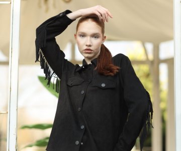 020-Kadın Kolları Püskül Detaylı Süet Gömlek 