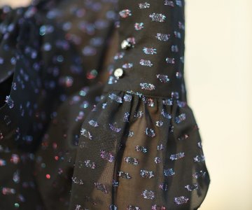 014- Kadın Boyundan Bağlamalı Desenli Bluz