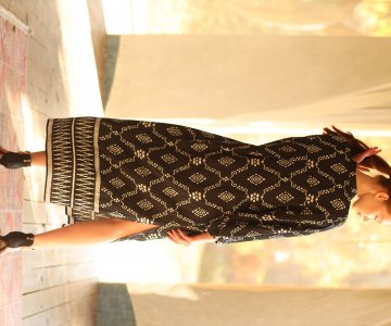 036- Kadın Desenli Uzun Yırtmaçlı Elbise 