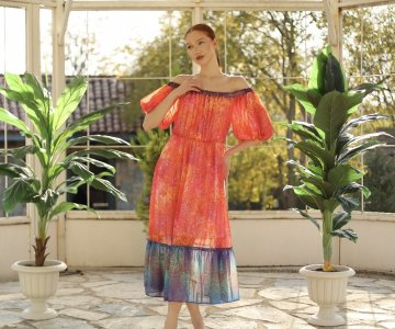 001- Kadın Desenli Uzun Elbise 